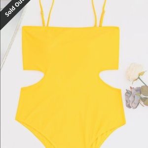 NWT Zaful Cutout Bandeau One-piece (Size XL)